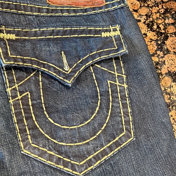 38x30 - Picture 2 of 4